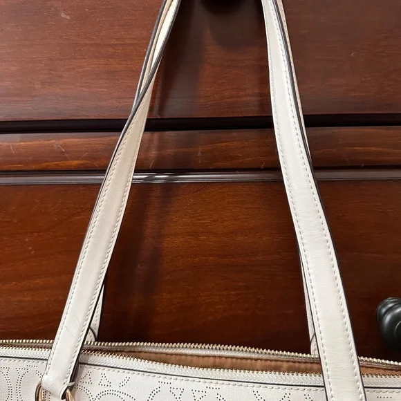 Coach Ivory Signature C Gallery Tote - Picture 4 of 14